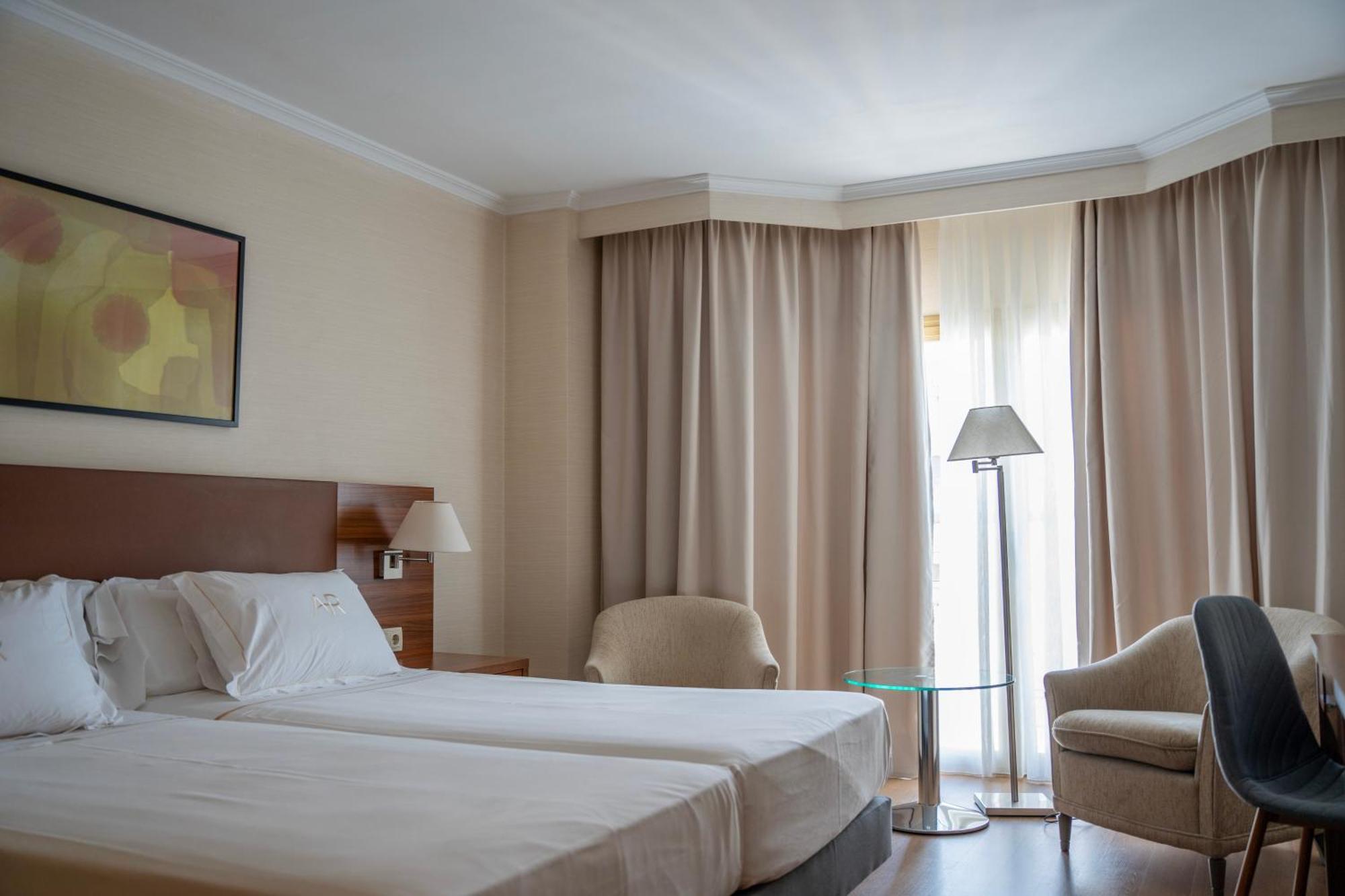 Aparto-Hotel Rosales Madrid Eksteriør bilde