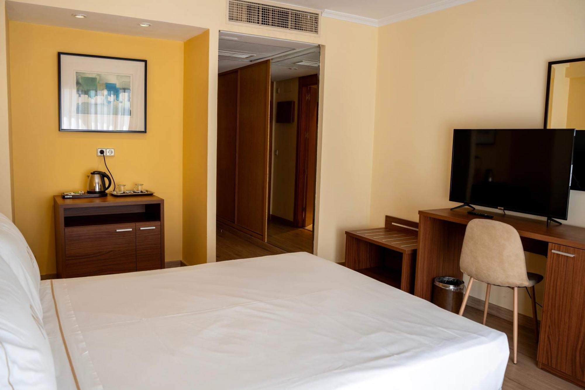 Aparto-Hotel Rosales Madrid Eksteriør bilde